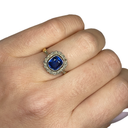 Bague Entourage en or jaune, saphir et diamants