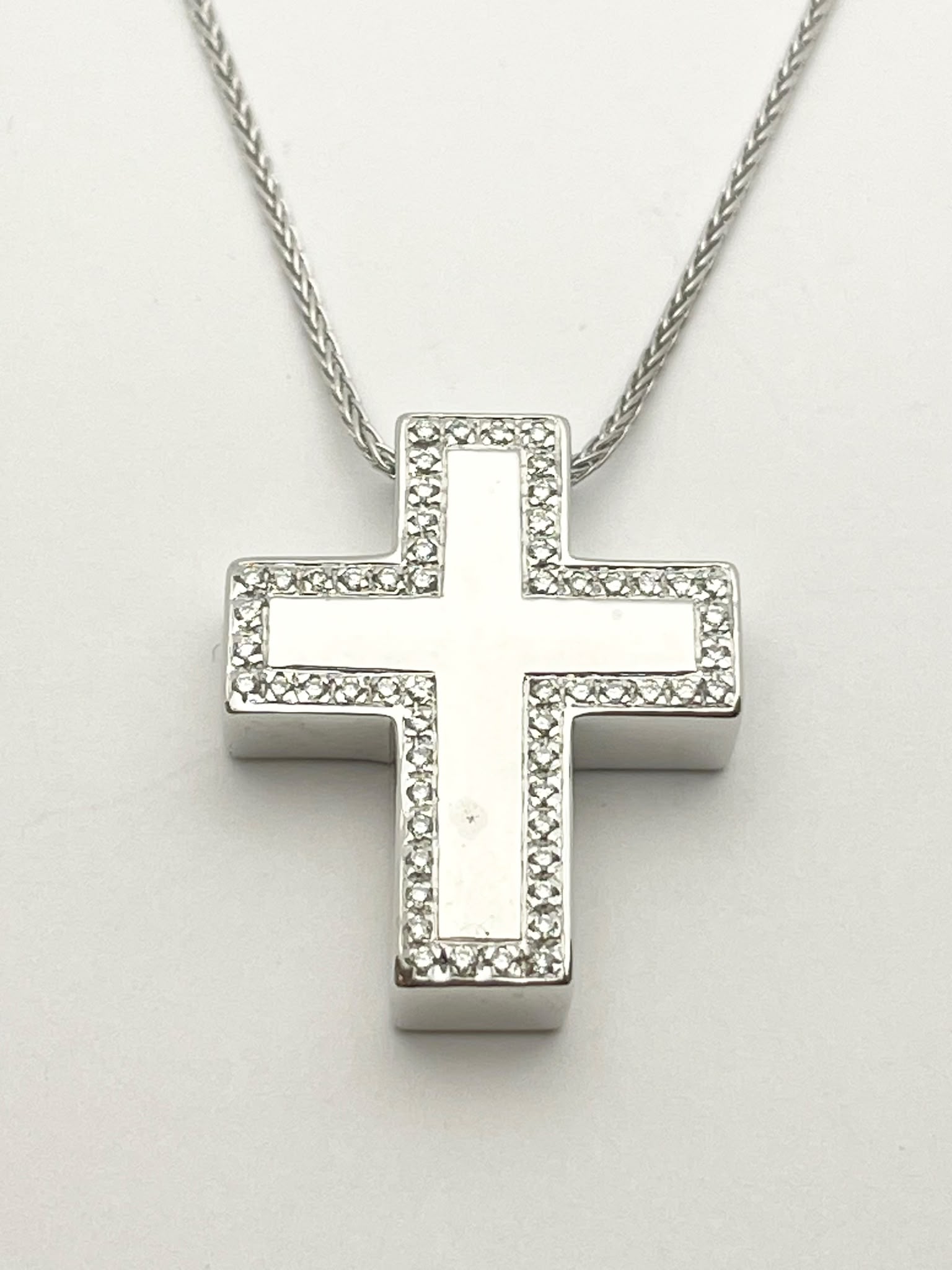 Collier Pendentif SALVINI en or blanc et diamants
