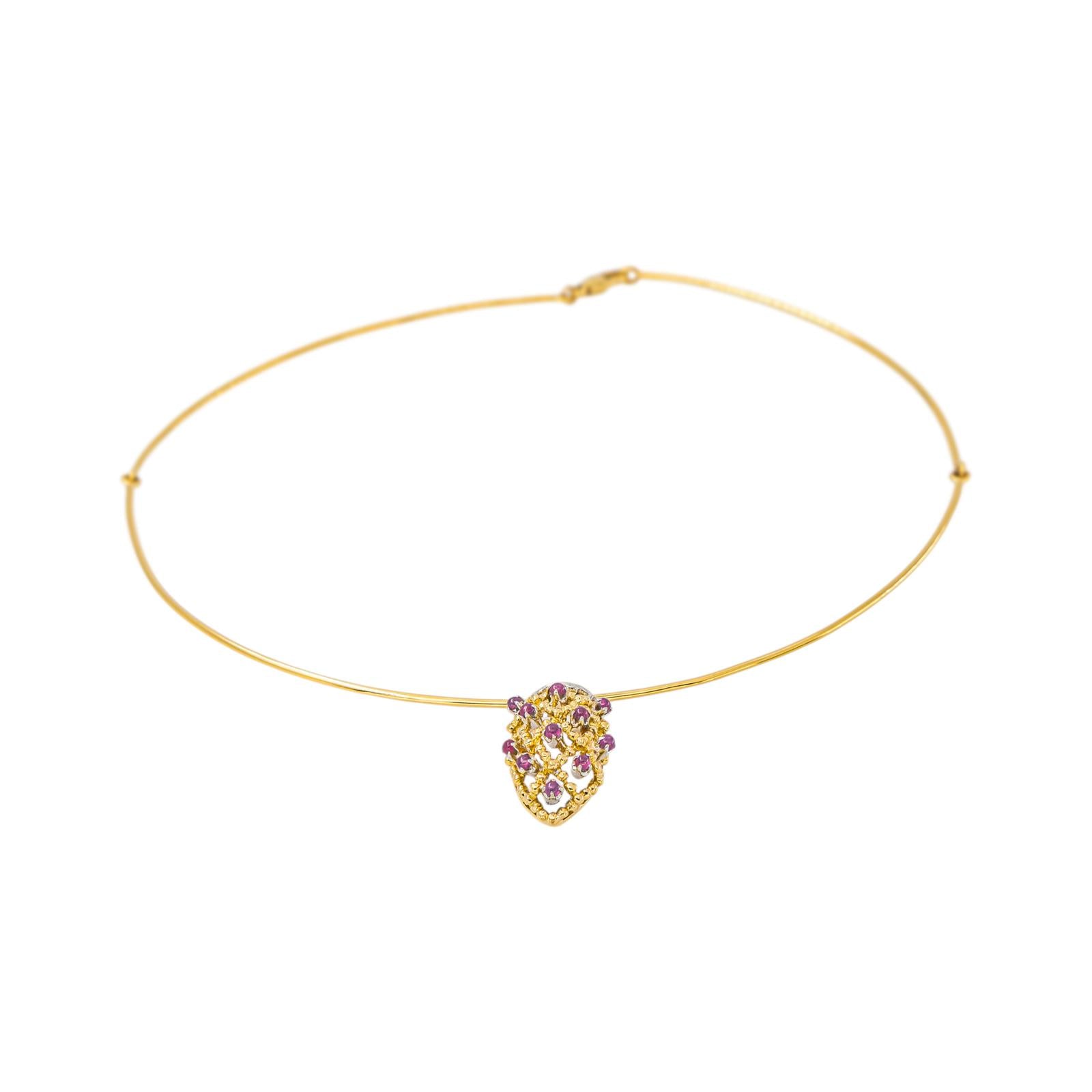Collier Pendentif en or blanc, or jaune, rubis et diamants