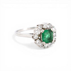 Bague Marguerite MELLERIO en platine, émeraude et diamants