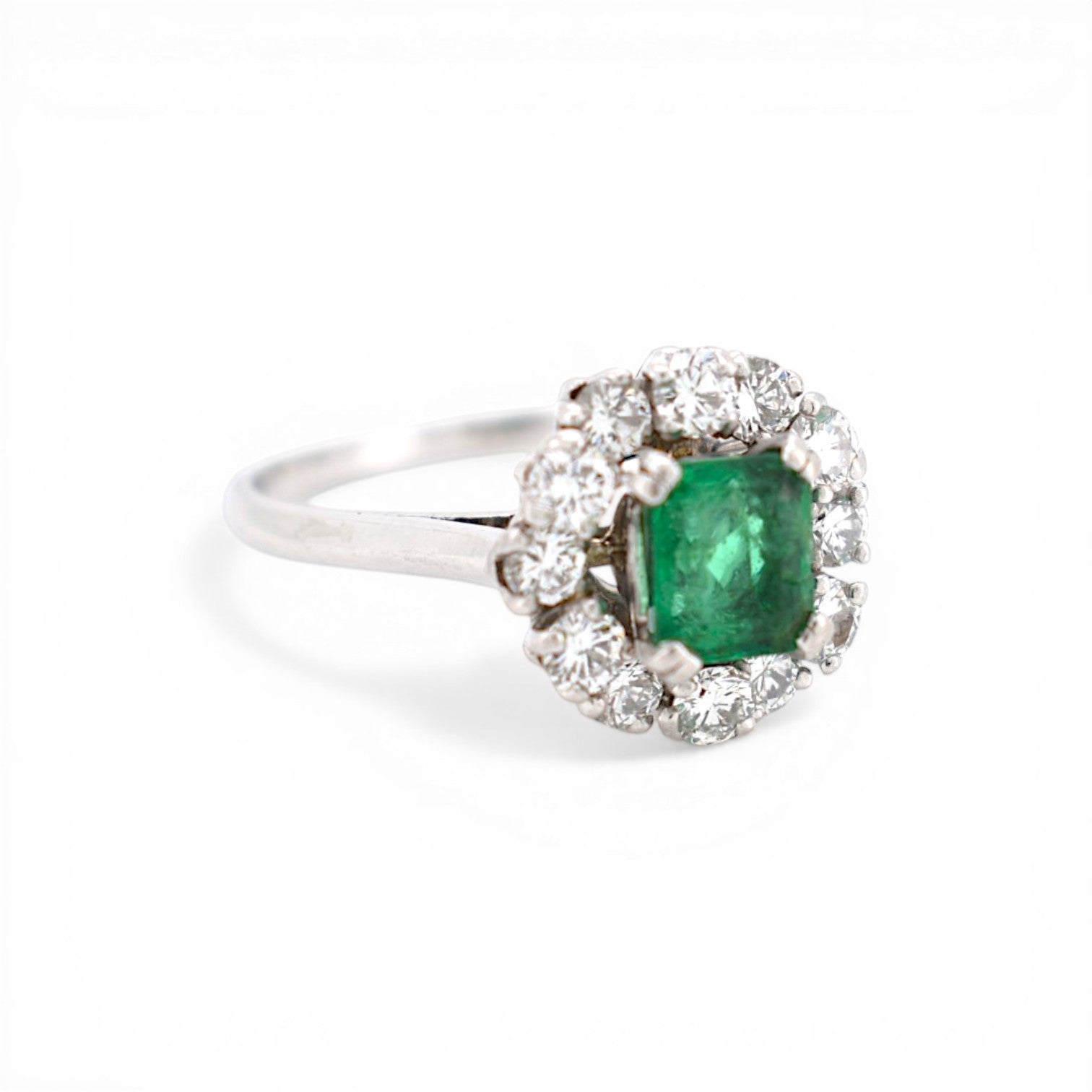 Bague Marguerite MELLERIO en platine, émeraude et diamants