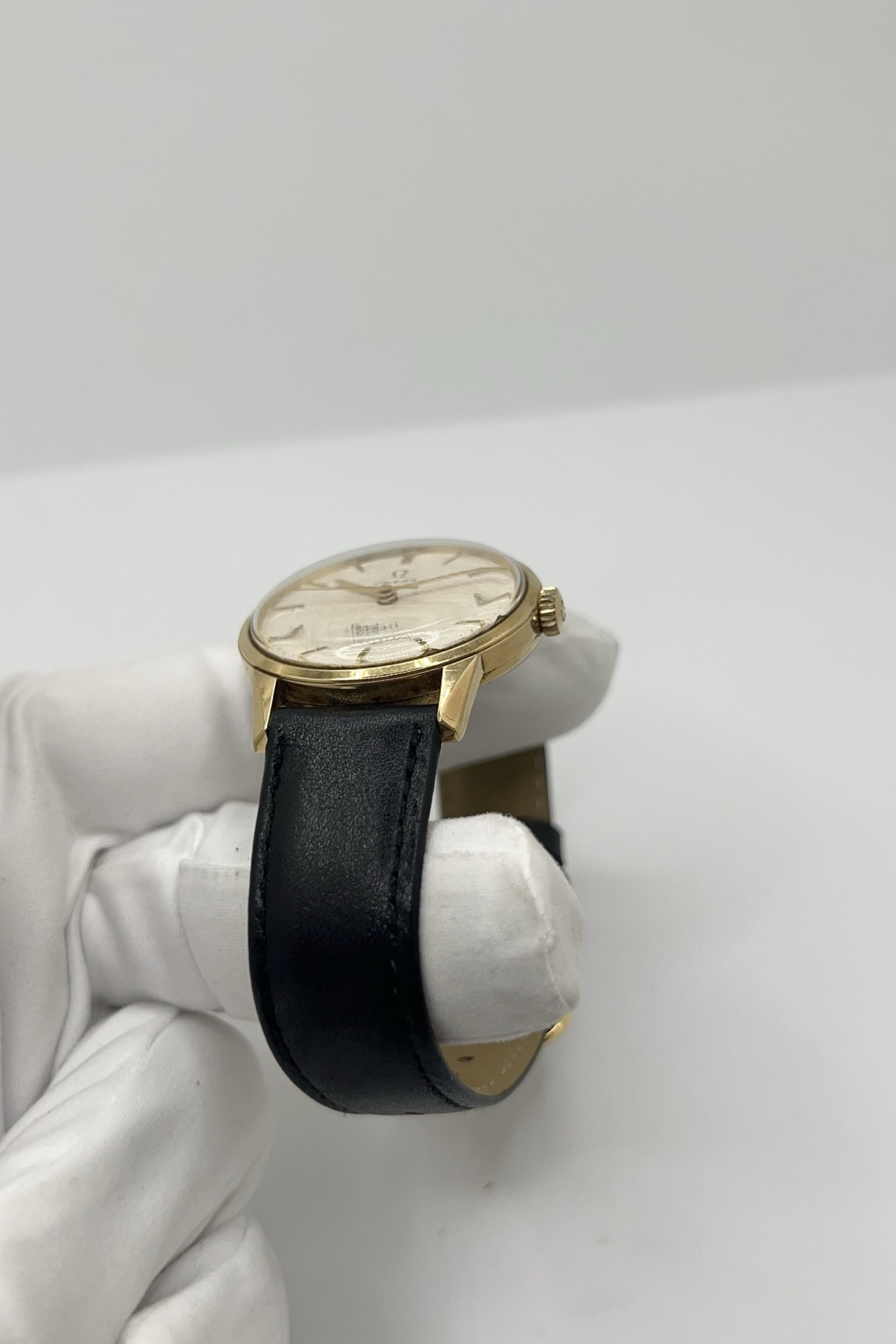 Montre OMEGA "Seamaster 300" en acier et cuir