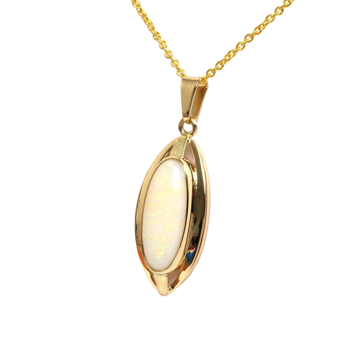 Pendentif en or jaune et opale