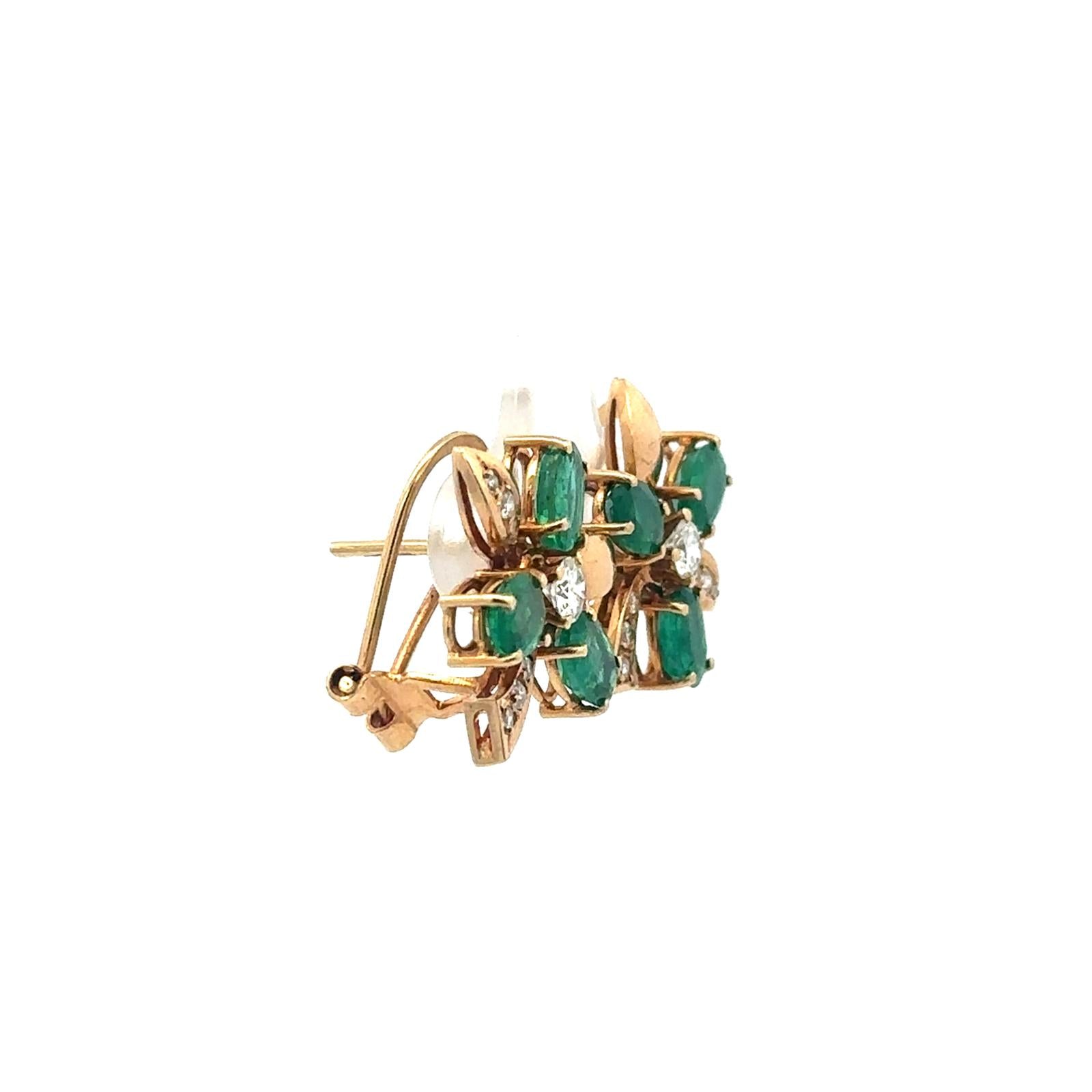 Boucles d'oreilles Clips en or jaune, émeraudes et diamants
