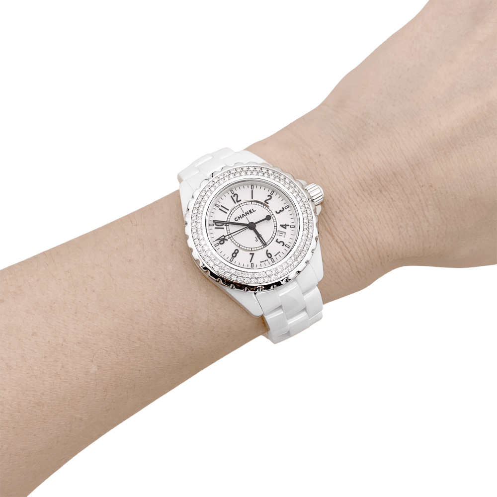 Watch Chanel, "J12", ceramic white and diamonds.