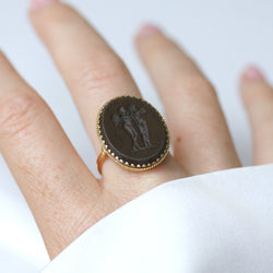 Bague Chevalière en or jaune et jaspe