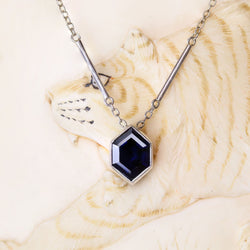 Collier Pendentif en or blanc et saphir
