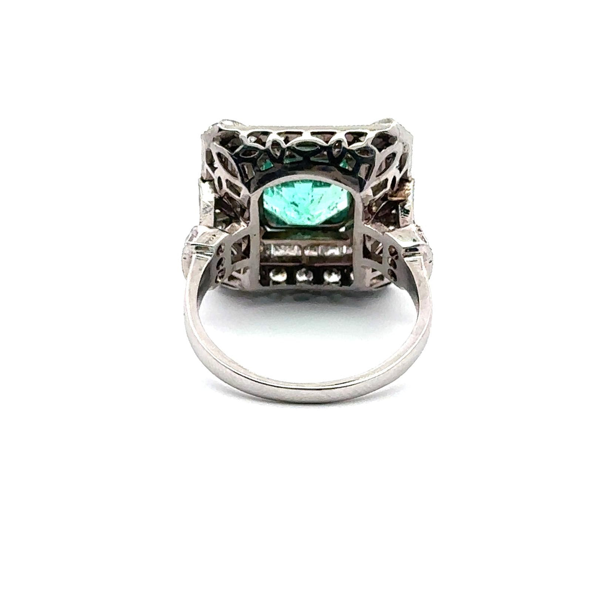 Bague Cocktail en or blanc, émeraude et diamants