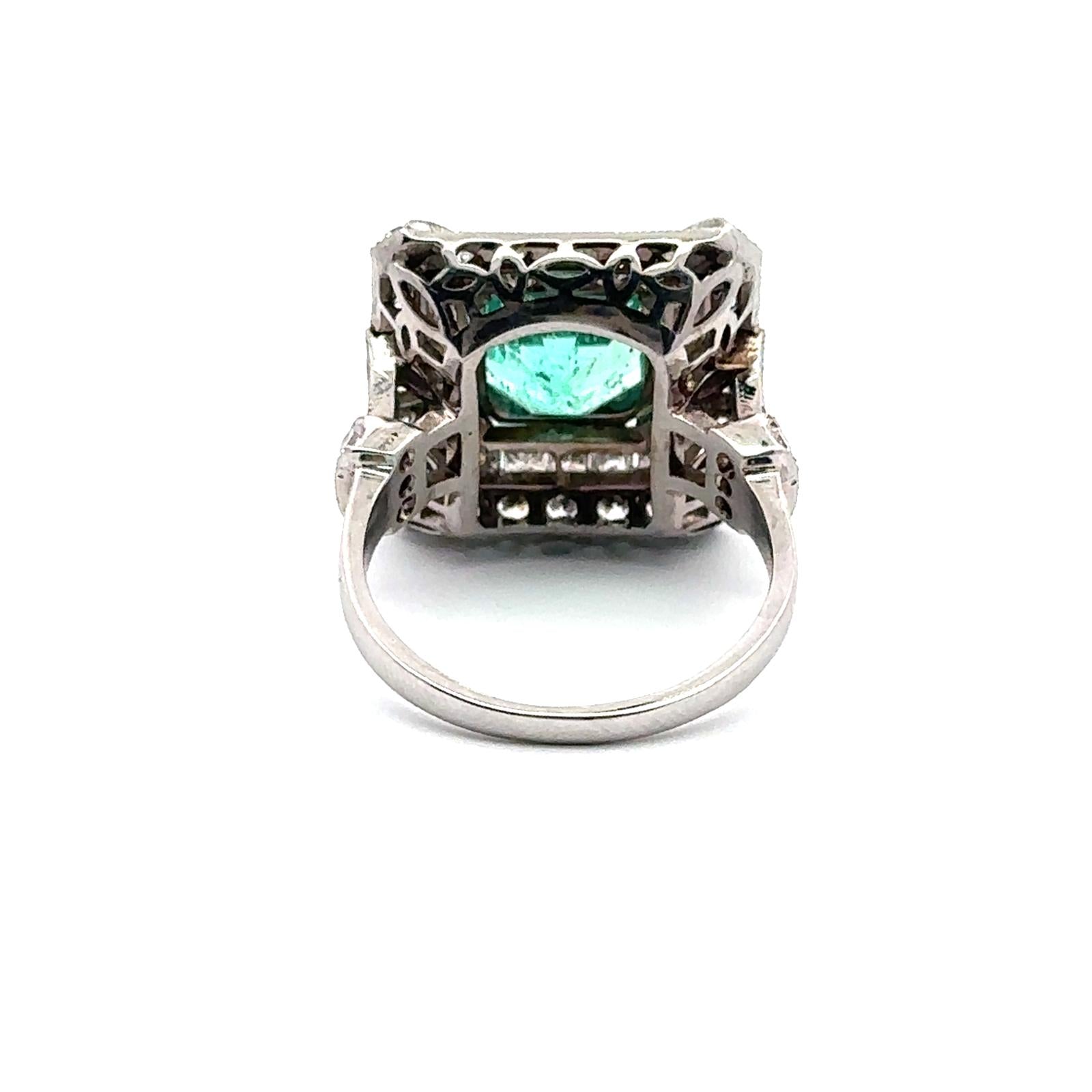 Bague Cocktail en or blanc, émeraude et diamants