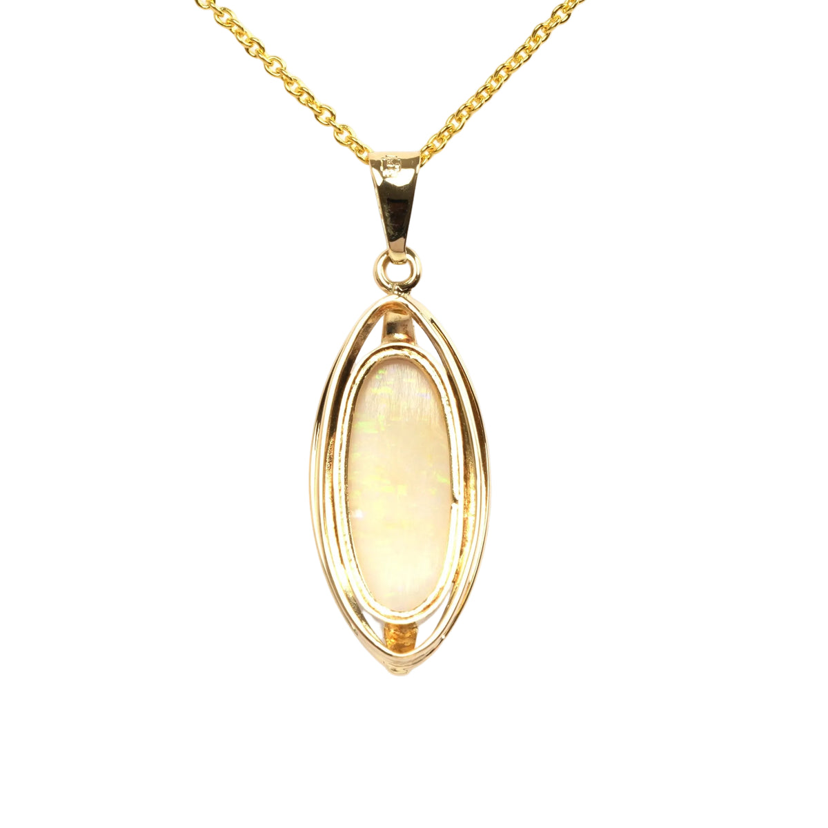 Pendentif en or jaune et opale