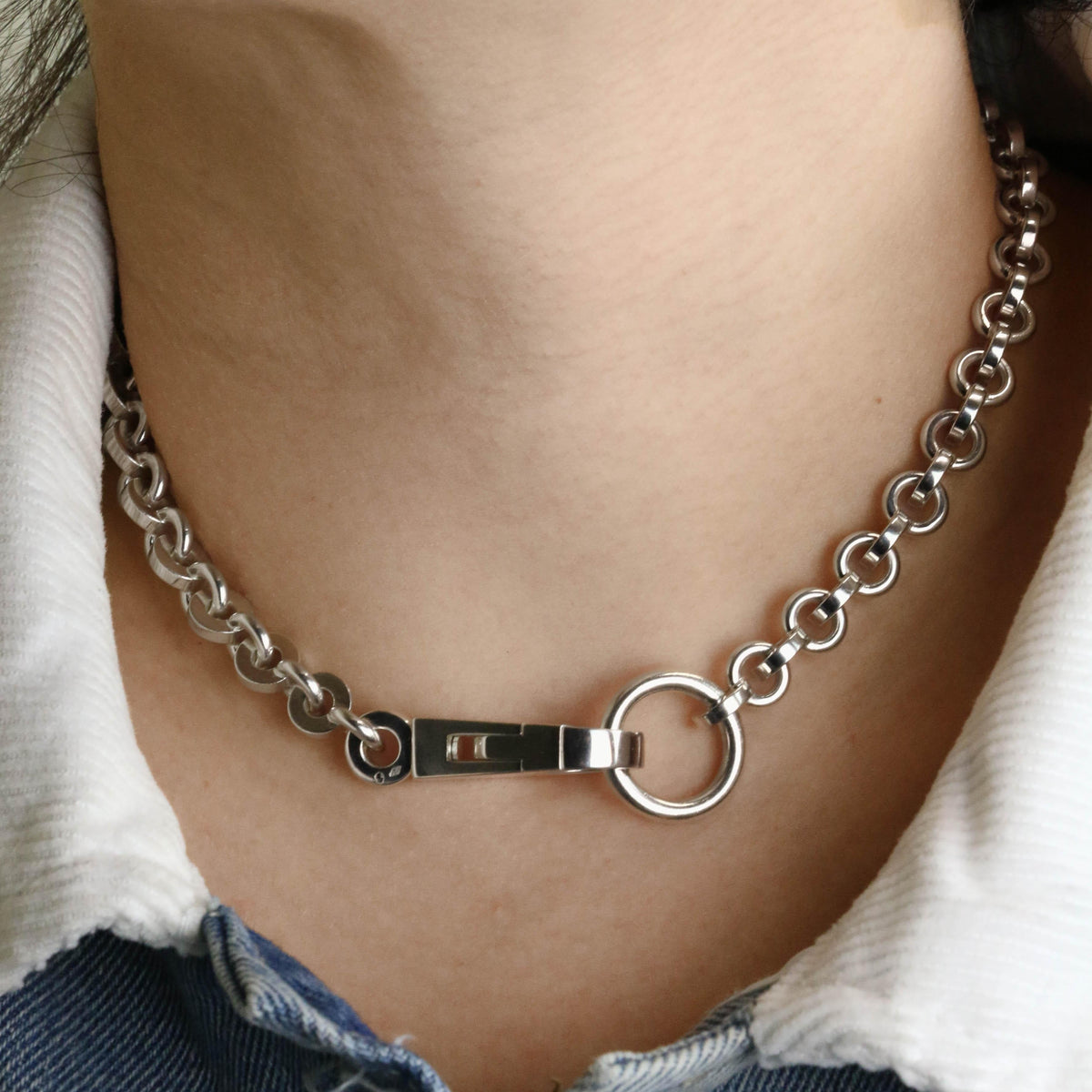 Collier Ras de Cou HERMÈS "Voltige" en argent