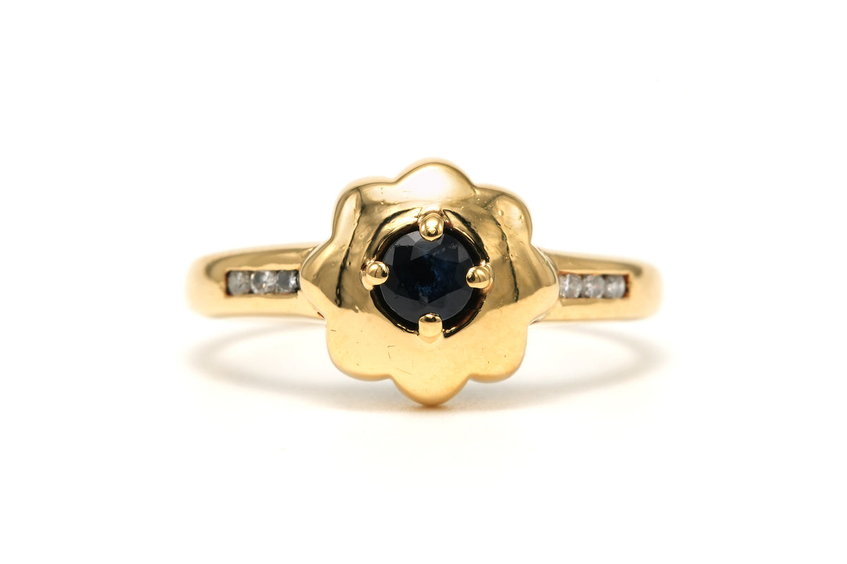 Bague Solitaire en or jaune, saphirs et diamants