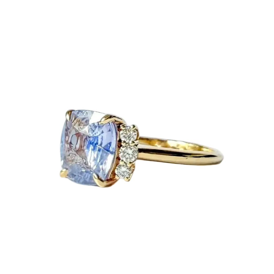 Bague Solitaire en or jaune, saphir et diamants
