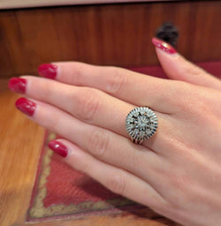 Bague Entourage en or blanc et diamants