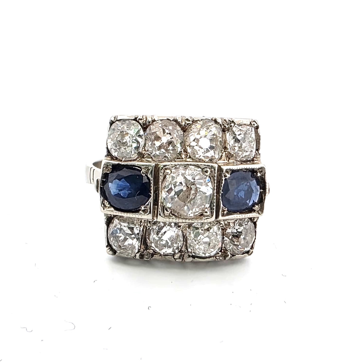 Bague Tank en or blanc, saphirs et diamants