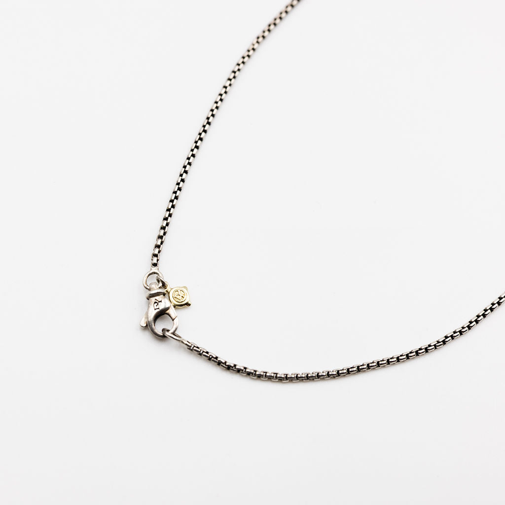 Collier Pendentif Croix DAVID YURMAN en argent et diamants noirs