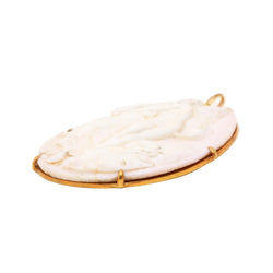 Pendentif en or jaune et camée