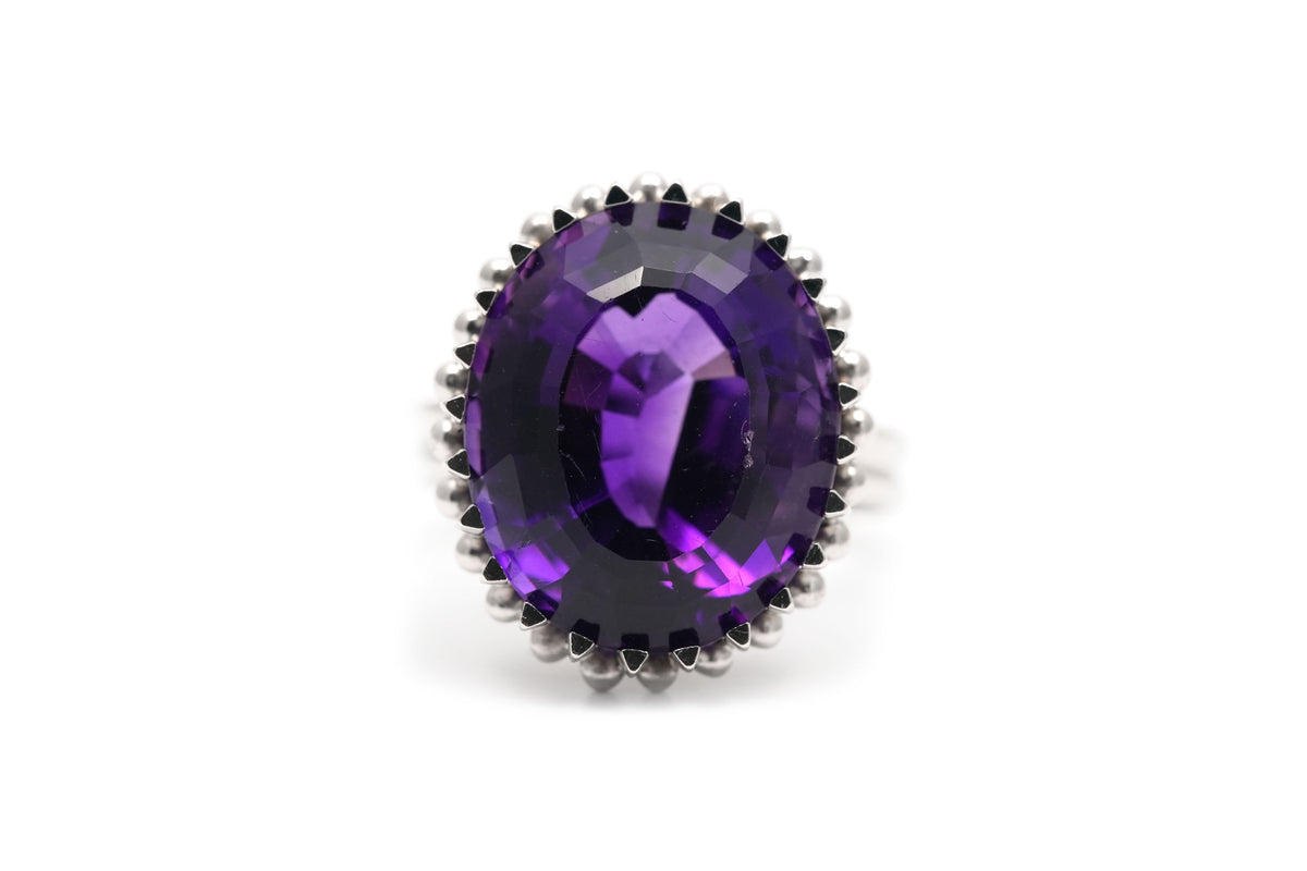 Bague Cocktail en or blanc et améthyste