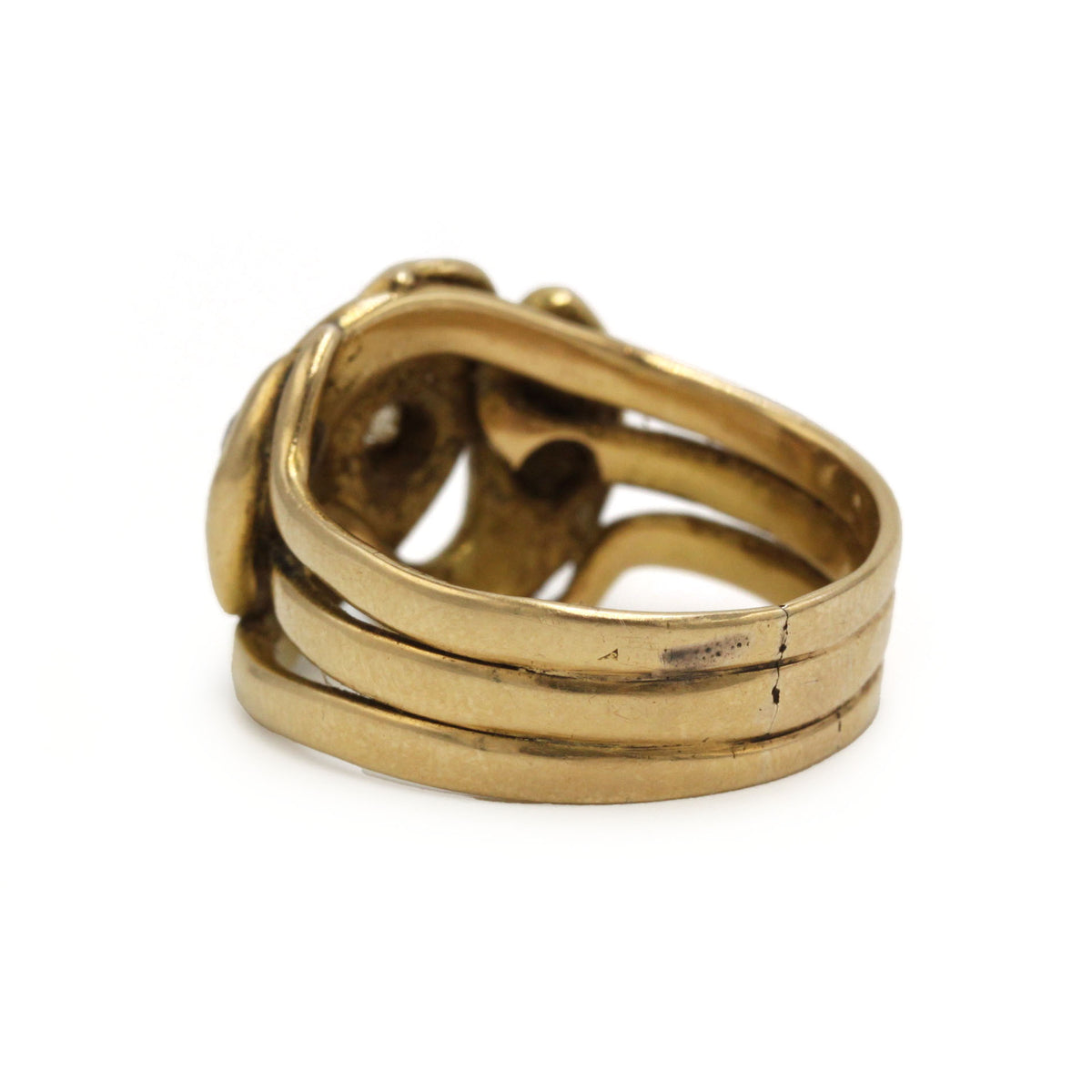 Bague en or jaune, rubis et diamants