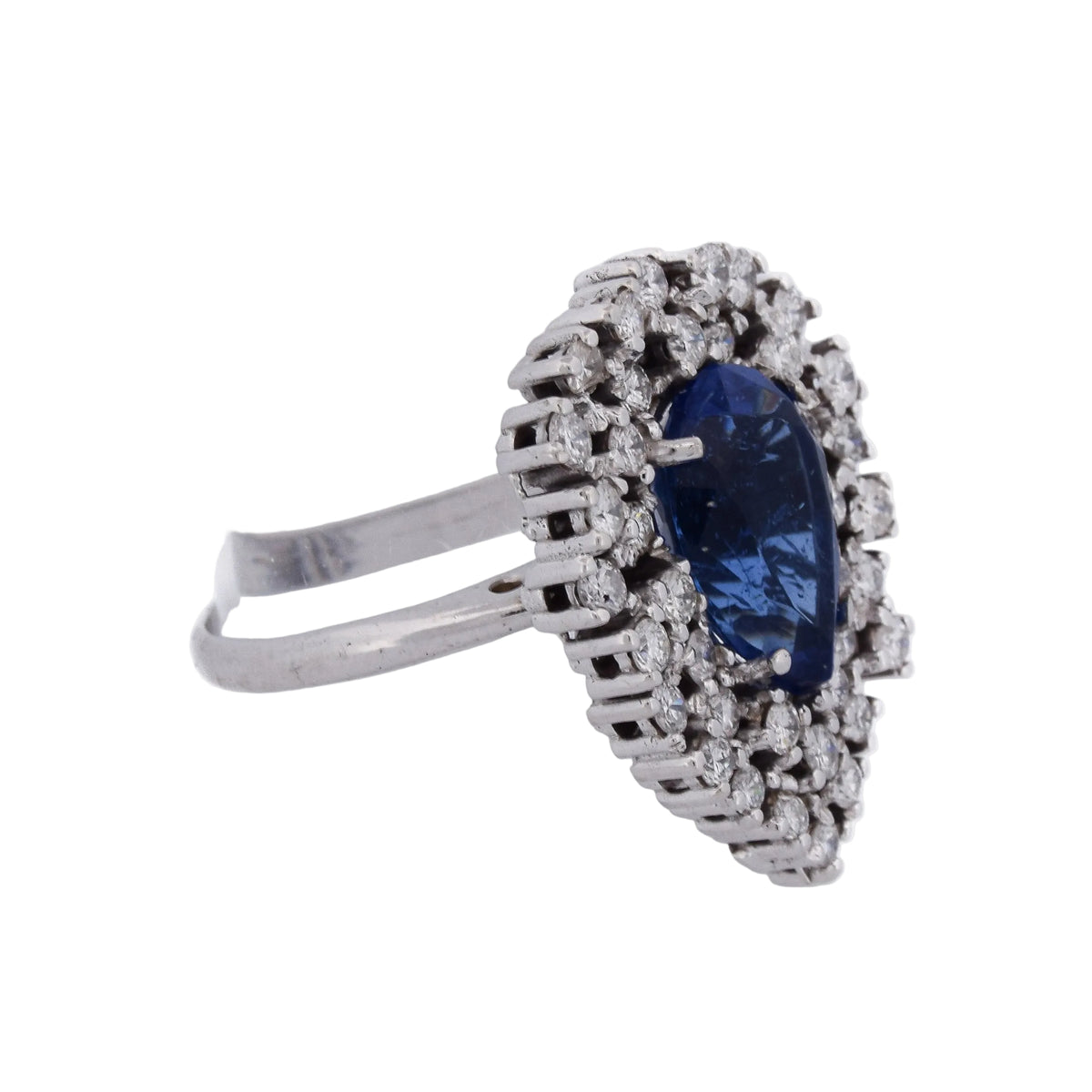 Bague Entourage en or blanc, saphir et diamants