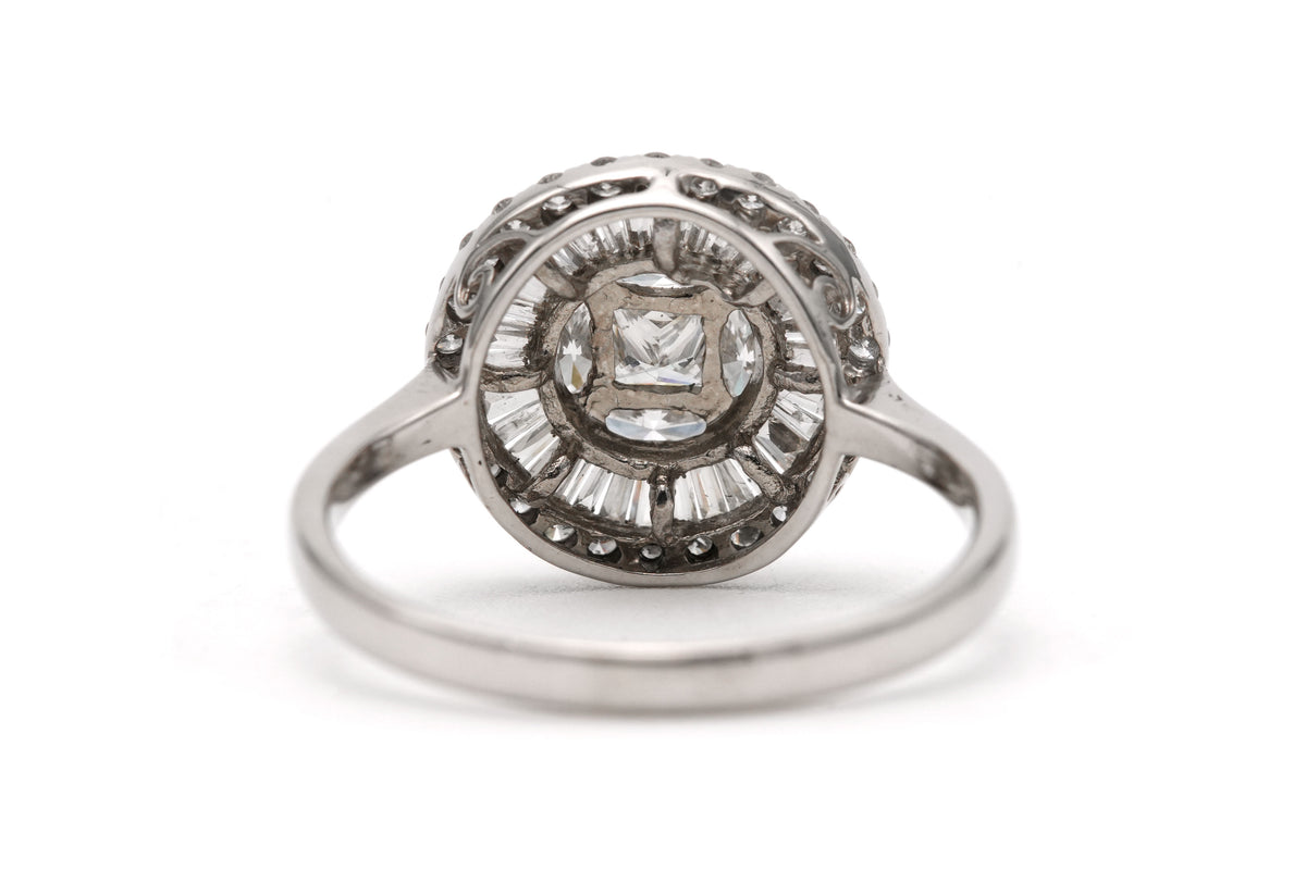 Bague Entourage en or blanc et diamants