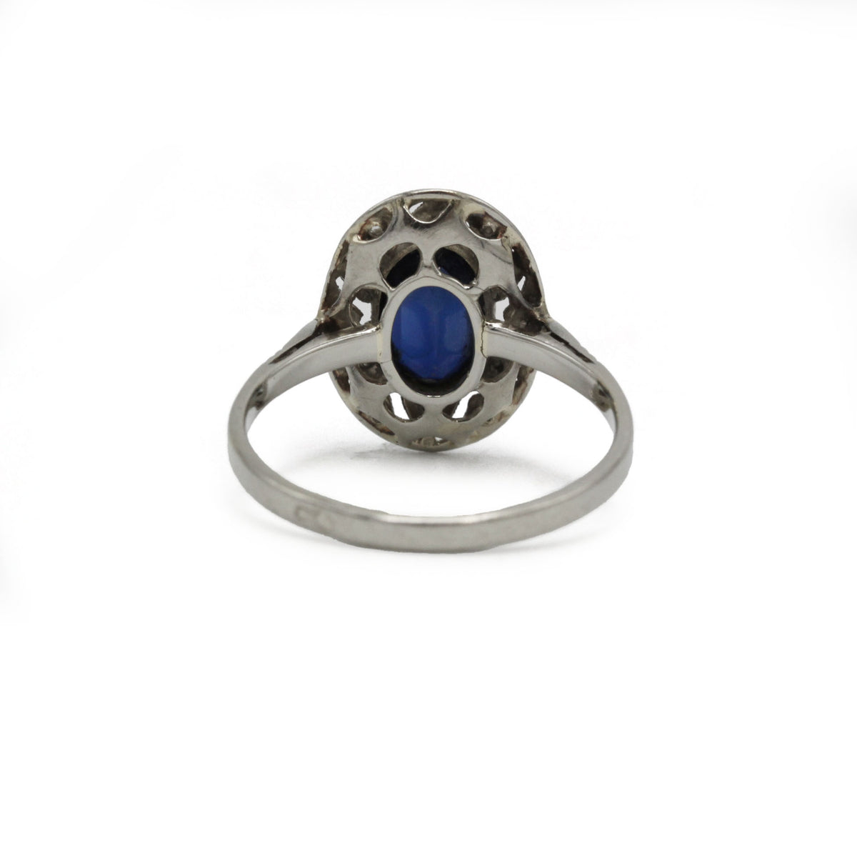 Bague Entourage en or blanc, platine, saphir et diamants