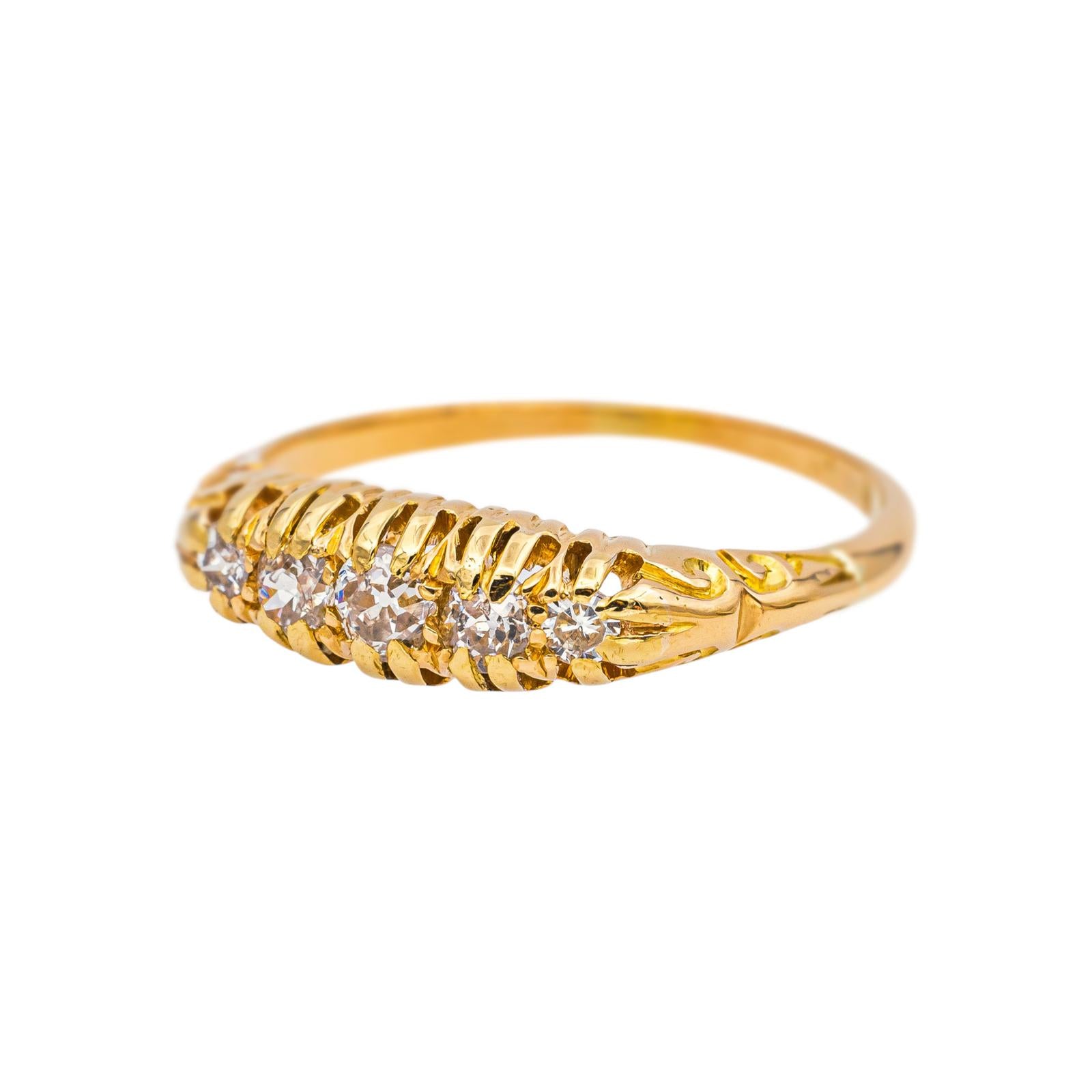 Bague Jarretière en or jaune et diamants