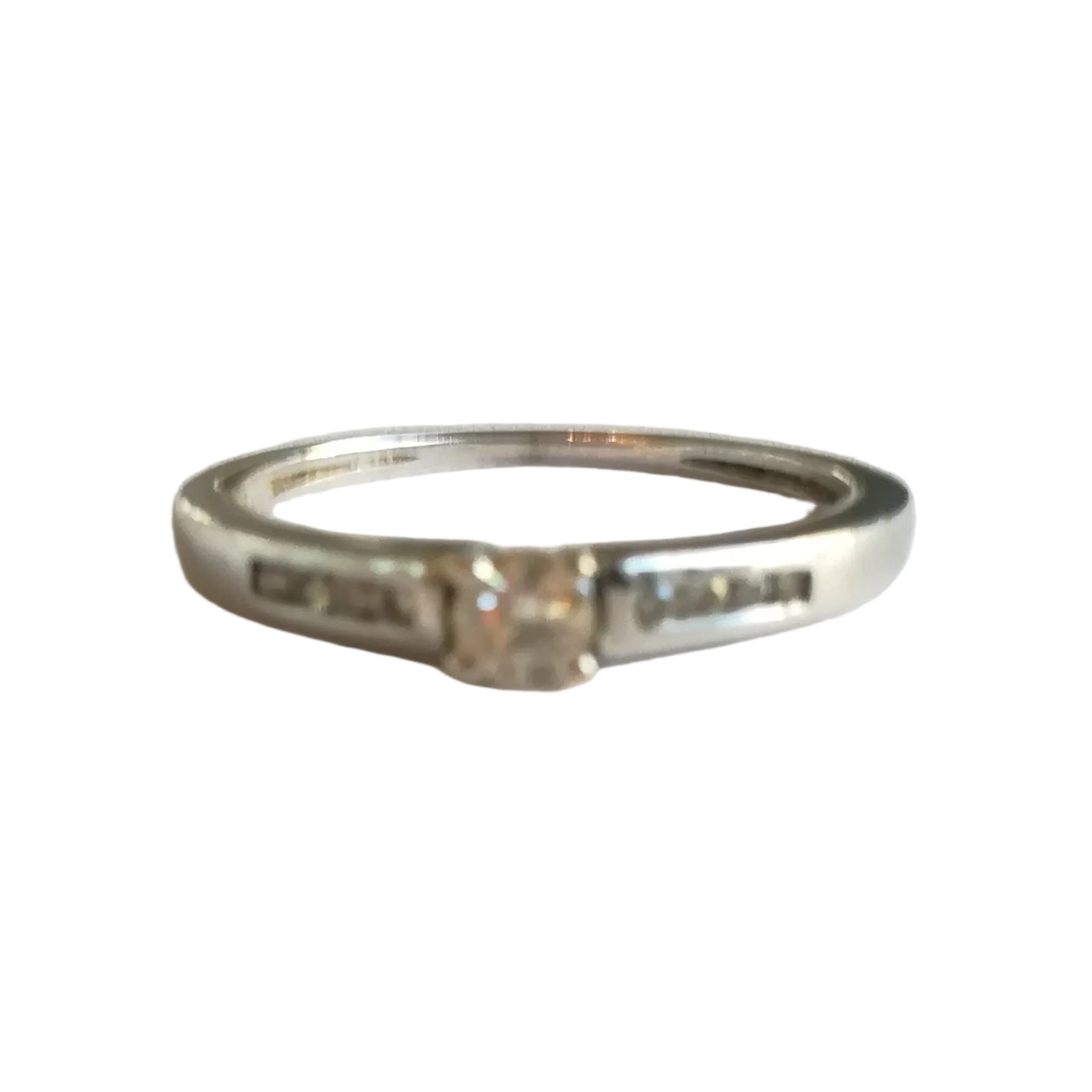 Bague Solitaire en or blanc et diamants