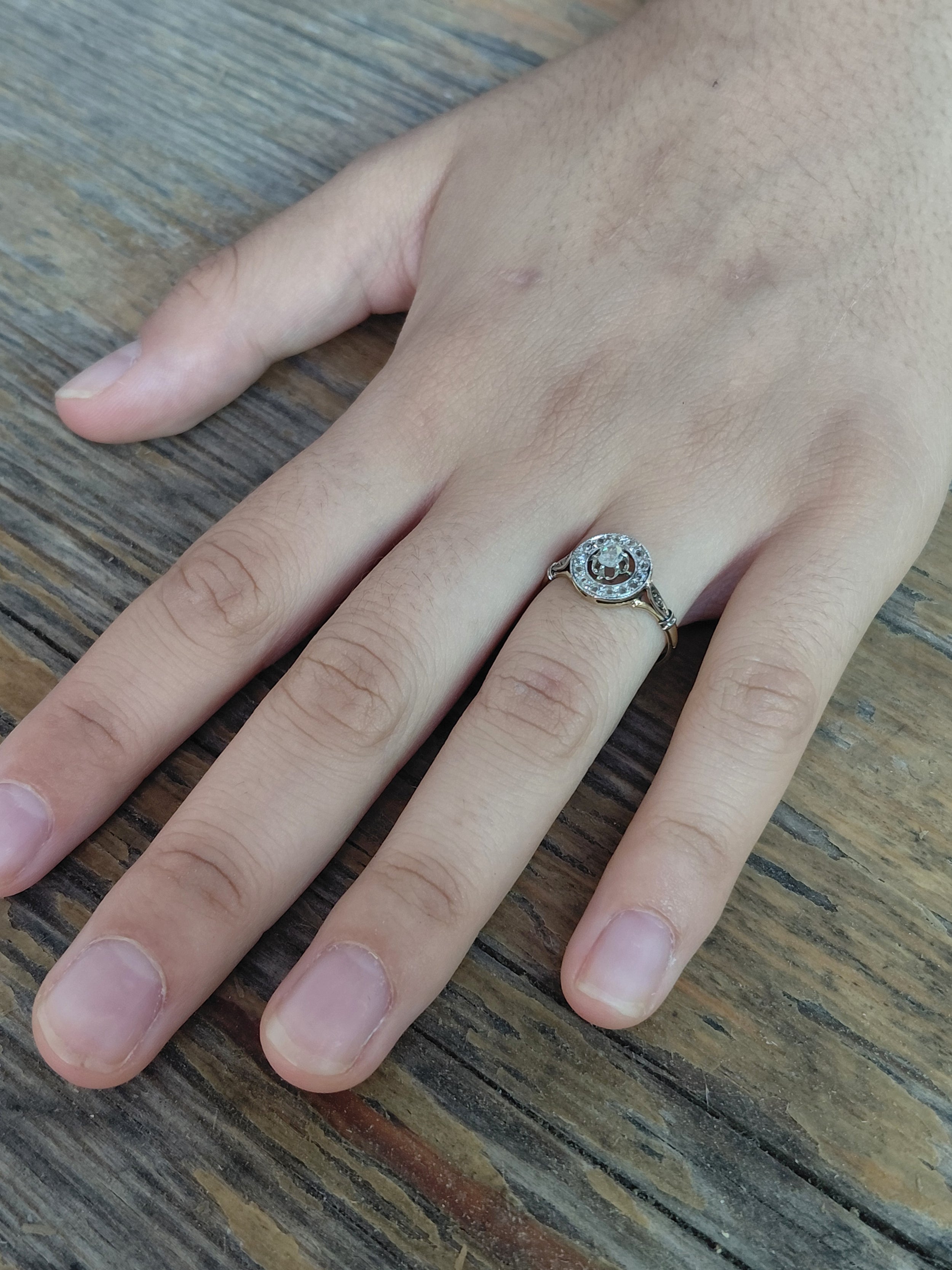 Bague cible en or jaune et diamants