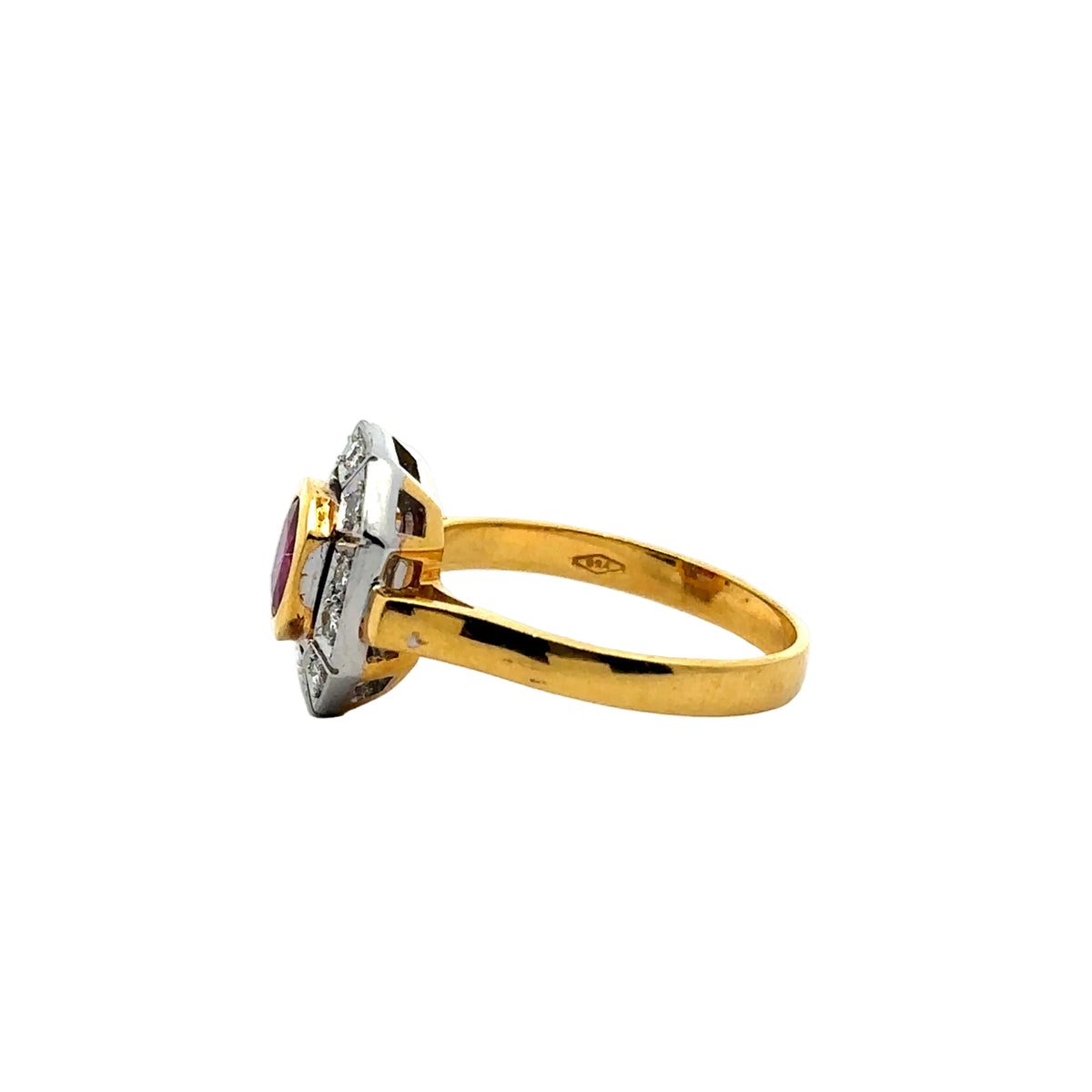 Bague Cocktail en or jaune, rubis et diamants