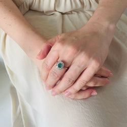 Bague Marguerite en or rose, émeraude et diamants