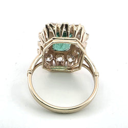 Bague Entourage en or jaune, émeraude et diamants