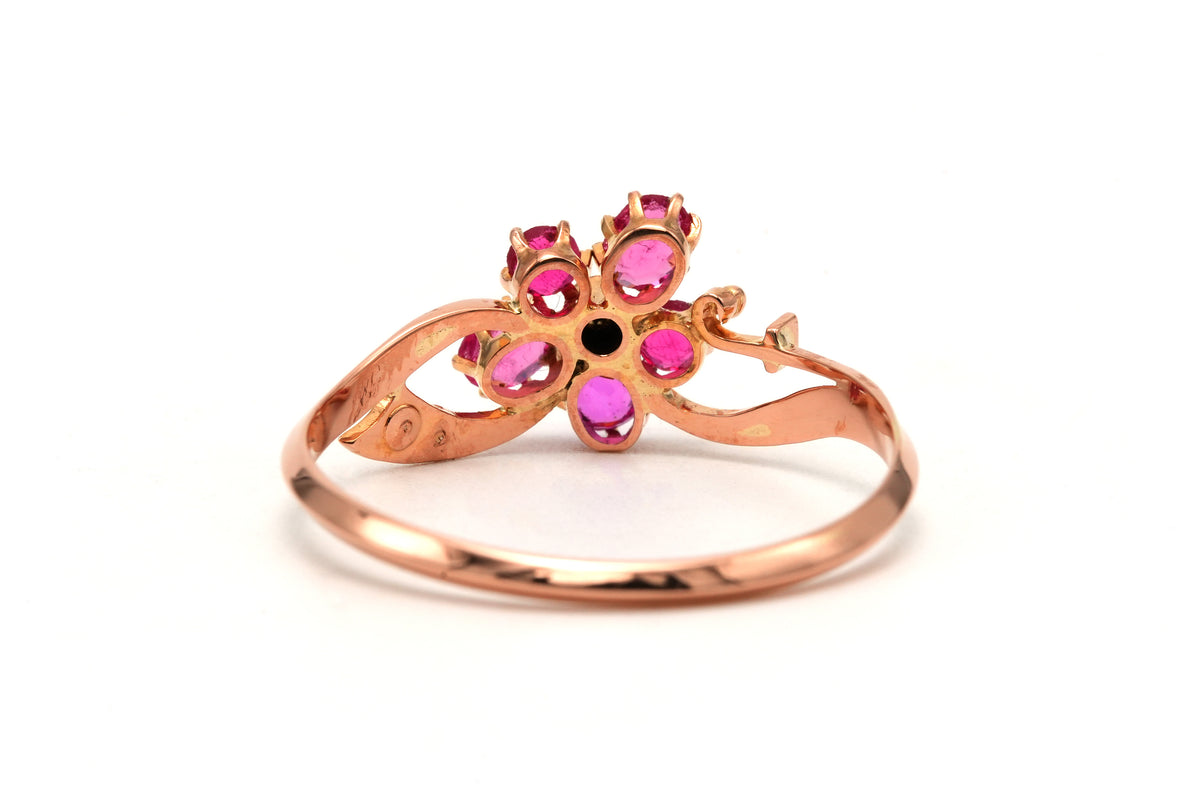 Bague en or jaune, saphirs et perles
