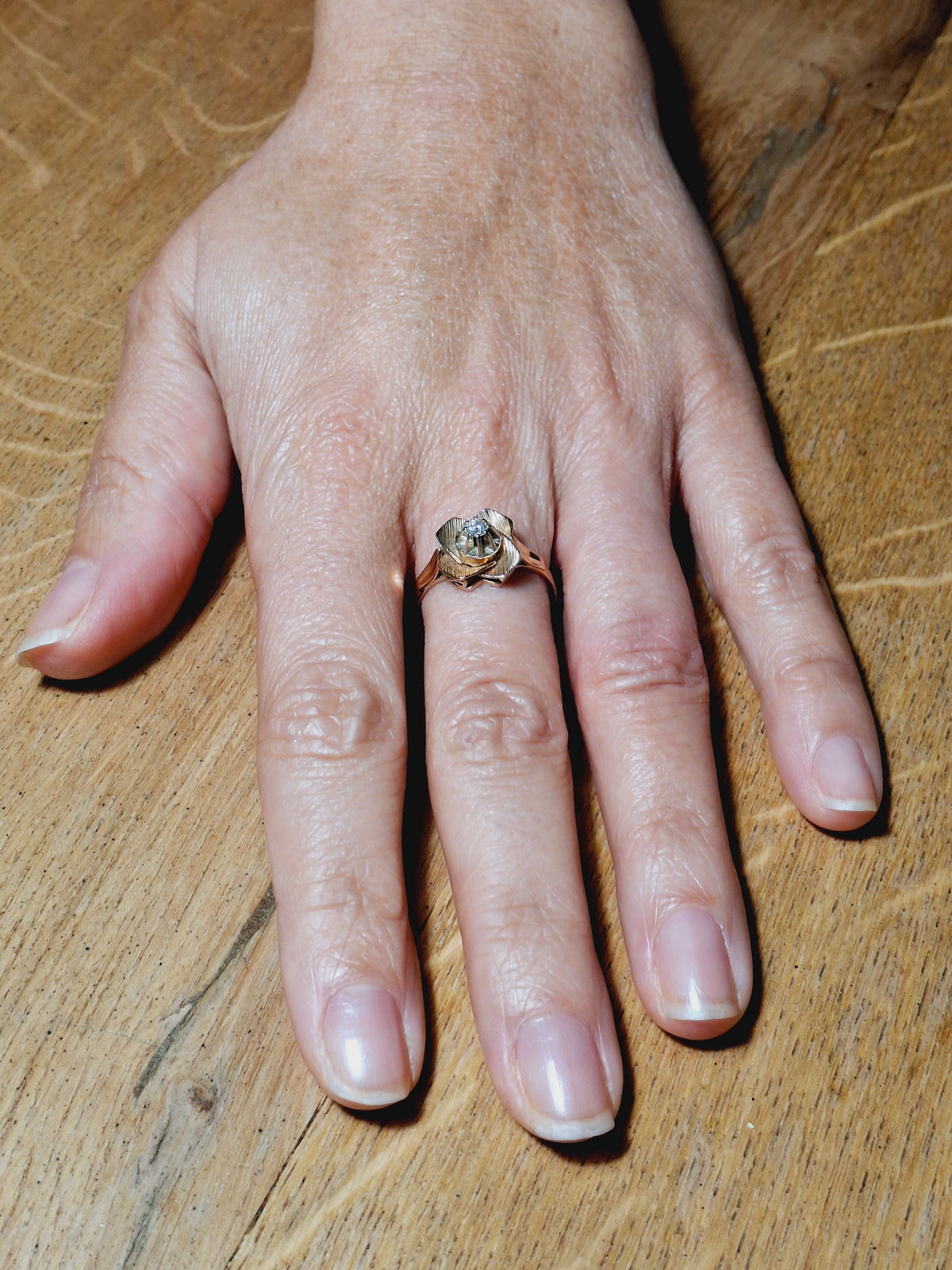 Bague en or rose et diamants
