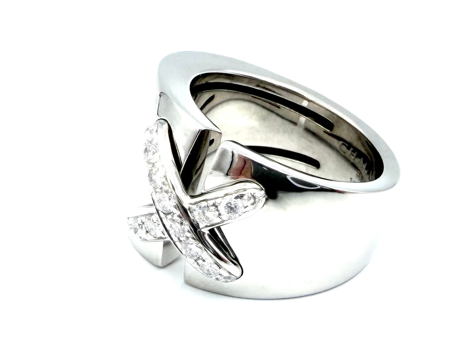 Bague CHAUMET. Collection "Liens" en or blanc et diamants