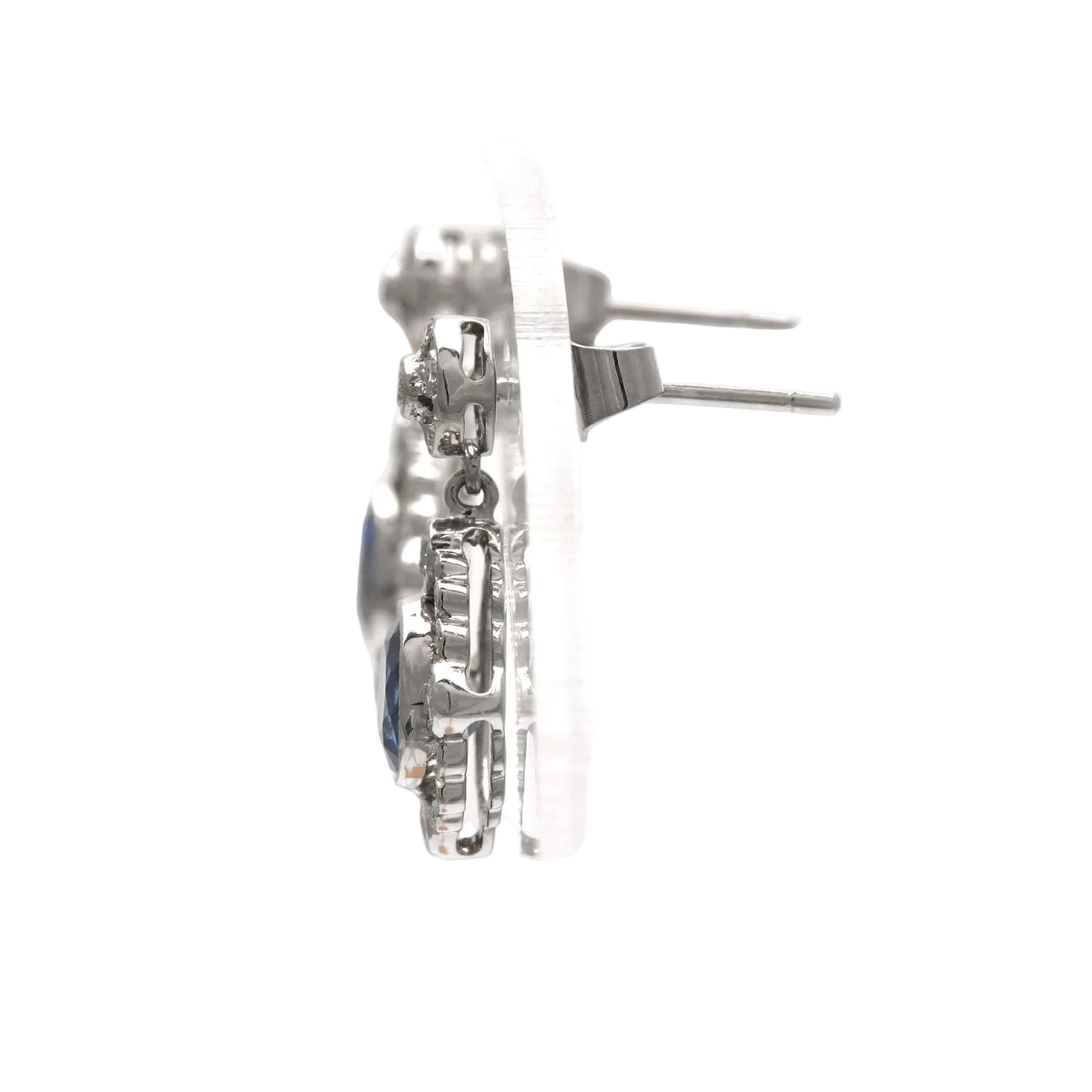 Boucles d'oreilles Puces en or blanc, saphirs et diamants