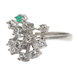 Bague en or blanc, émeraude et diamants