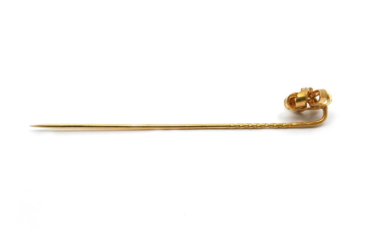 Pique à cravate en or jaune et diamant