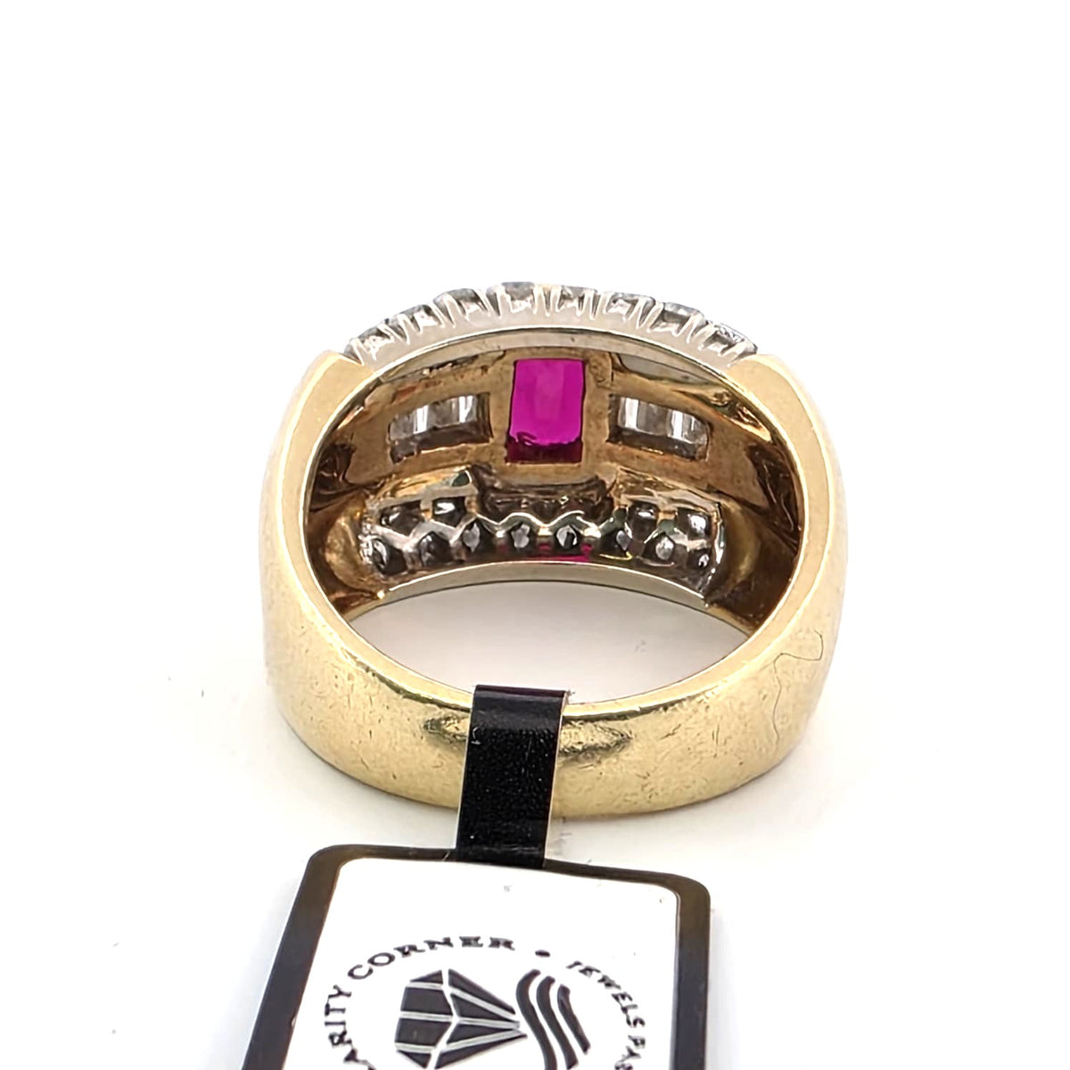 Bague Tank en or jaune, rubis et diamants