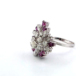 Bague Marguerite en or blanc, rubis et diamants