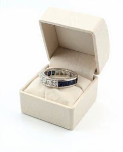 Bague Alliance en or blanc, saphirs et diamants