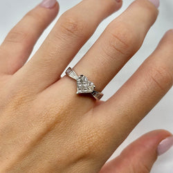 Bague Solitaire en or blanc et diamants