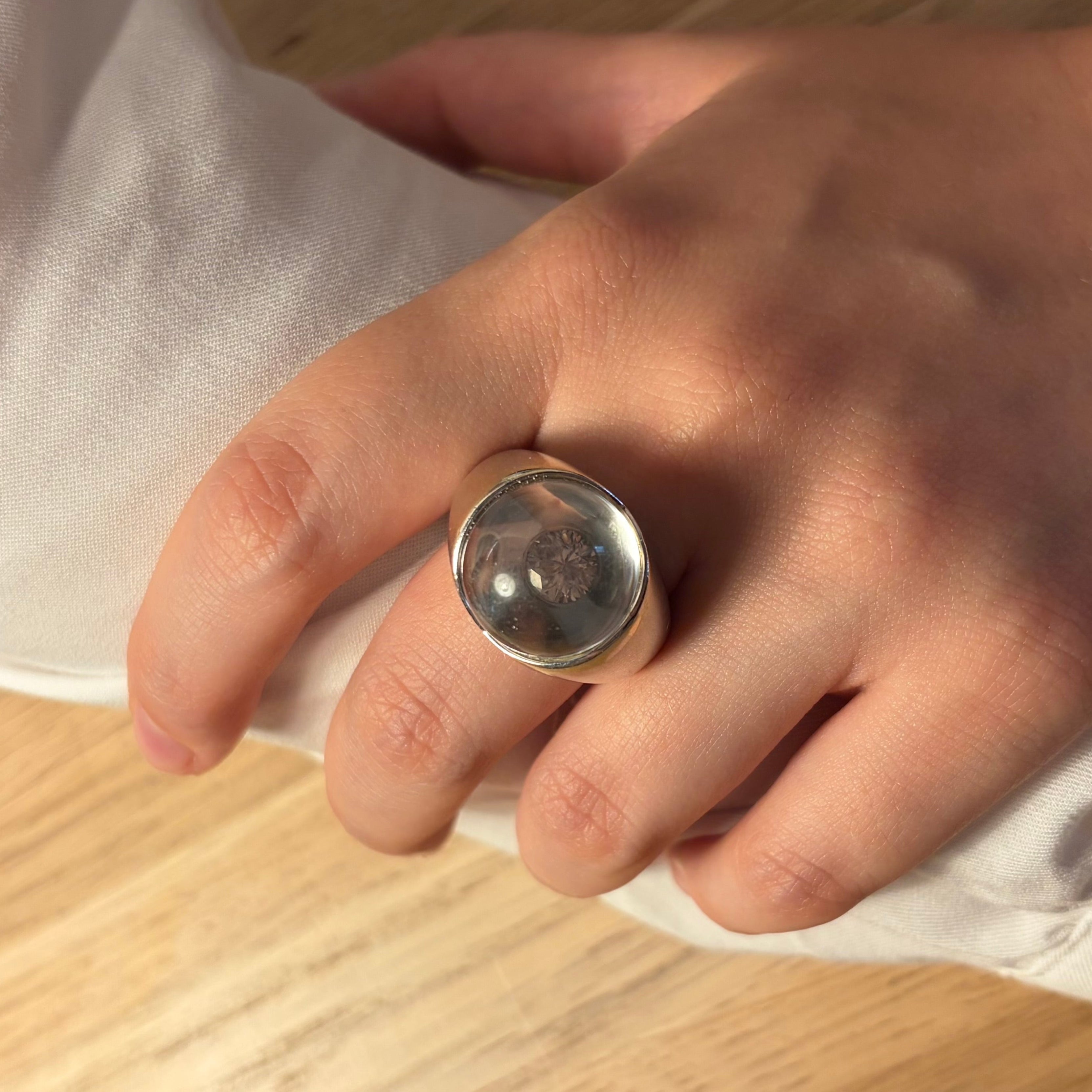 Bague MAUBOUSSIN "Transparence" en or blanc, cristal de roche et diamant