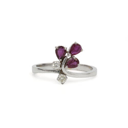 Bague en or blanc, diamants et rubis