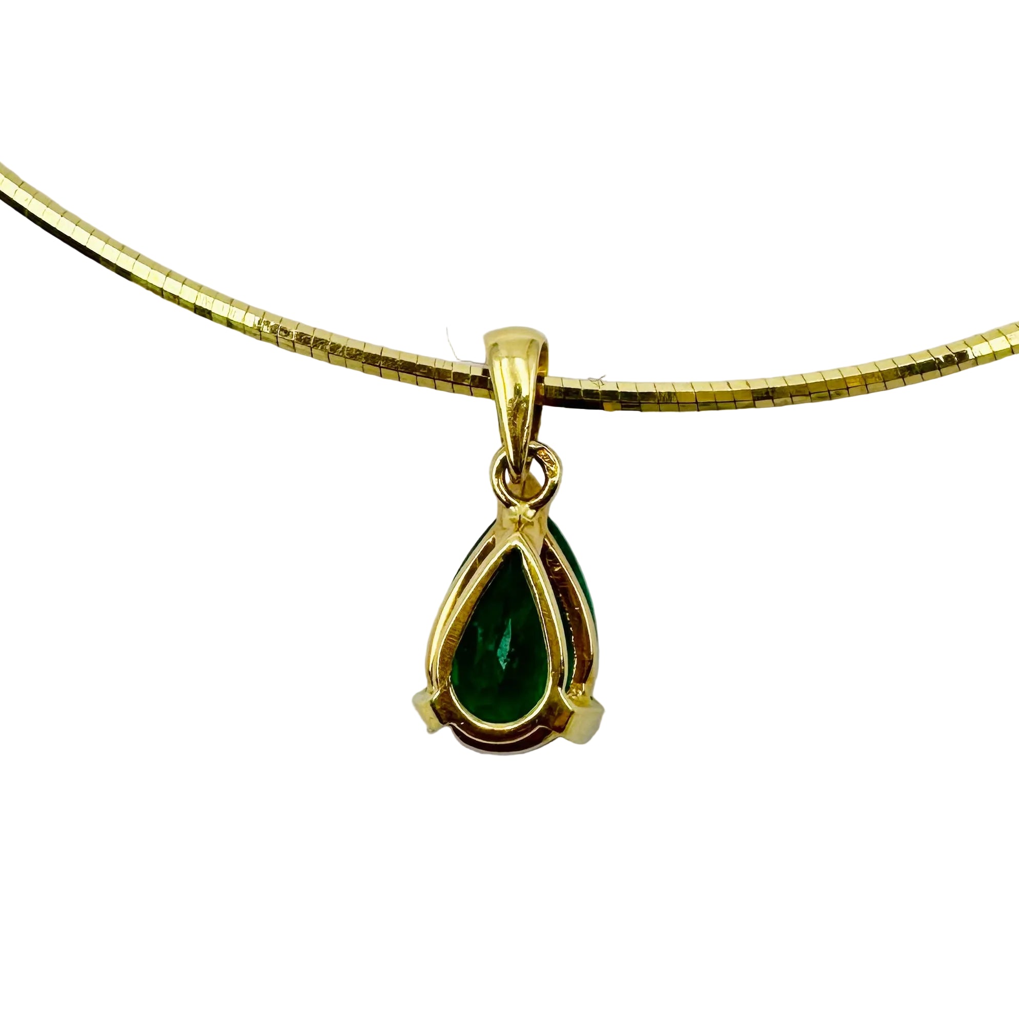 Pendentif en or jaune et émeraude