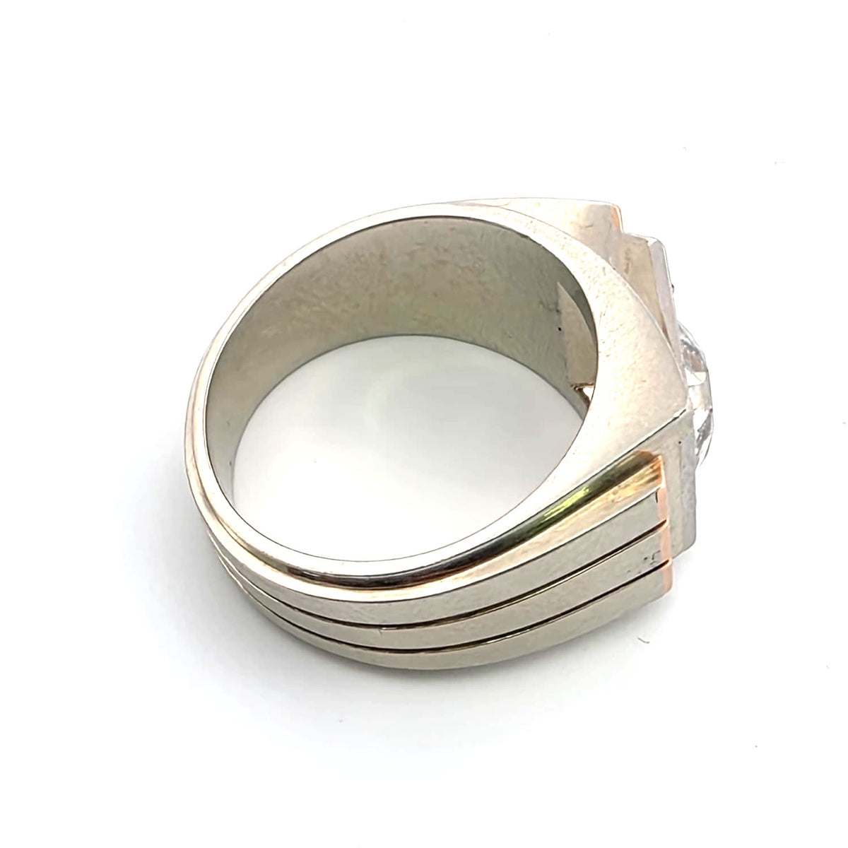 Bague Tank en or blanc, or jaune et diamants