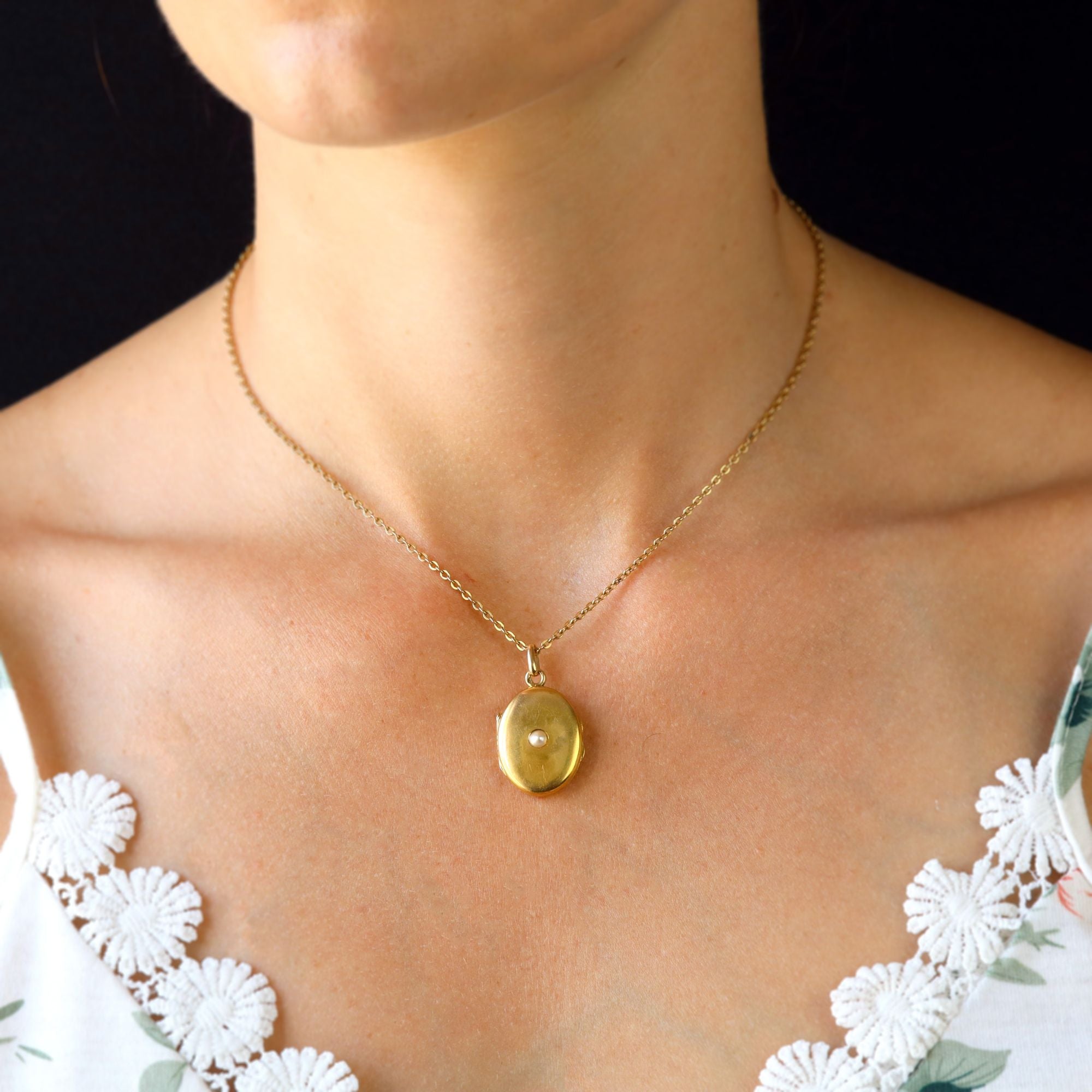 Médaillon en or jaune et perle