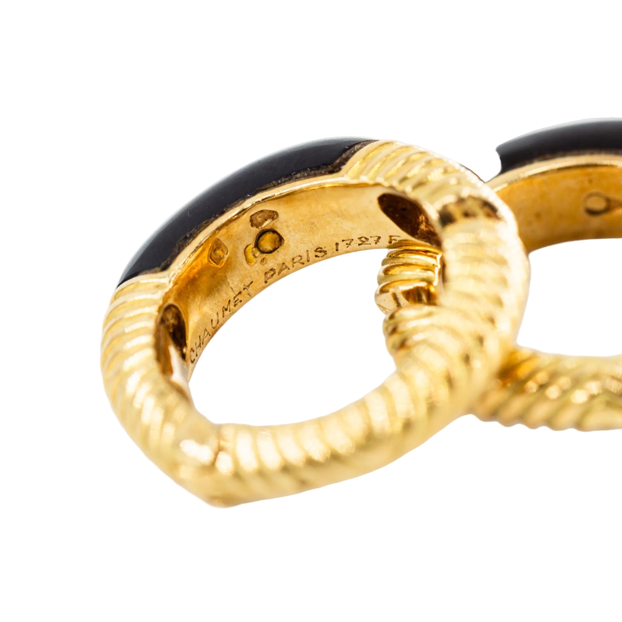 Boucles d'oreilles Créoles CHAUMET en or jaune et oeil de tigre