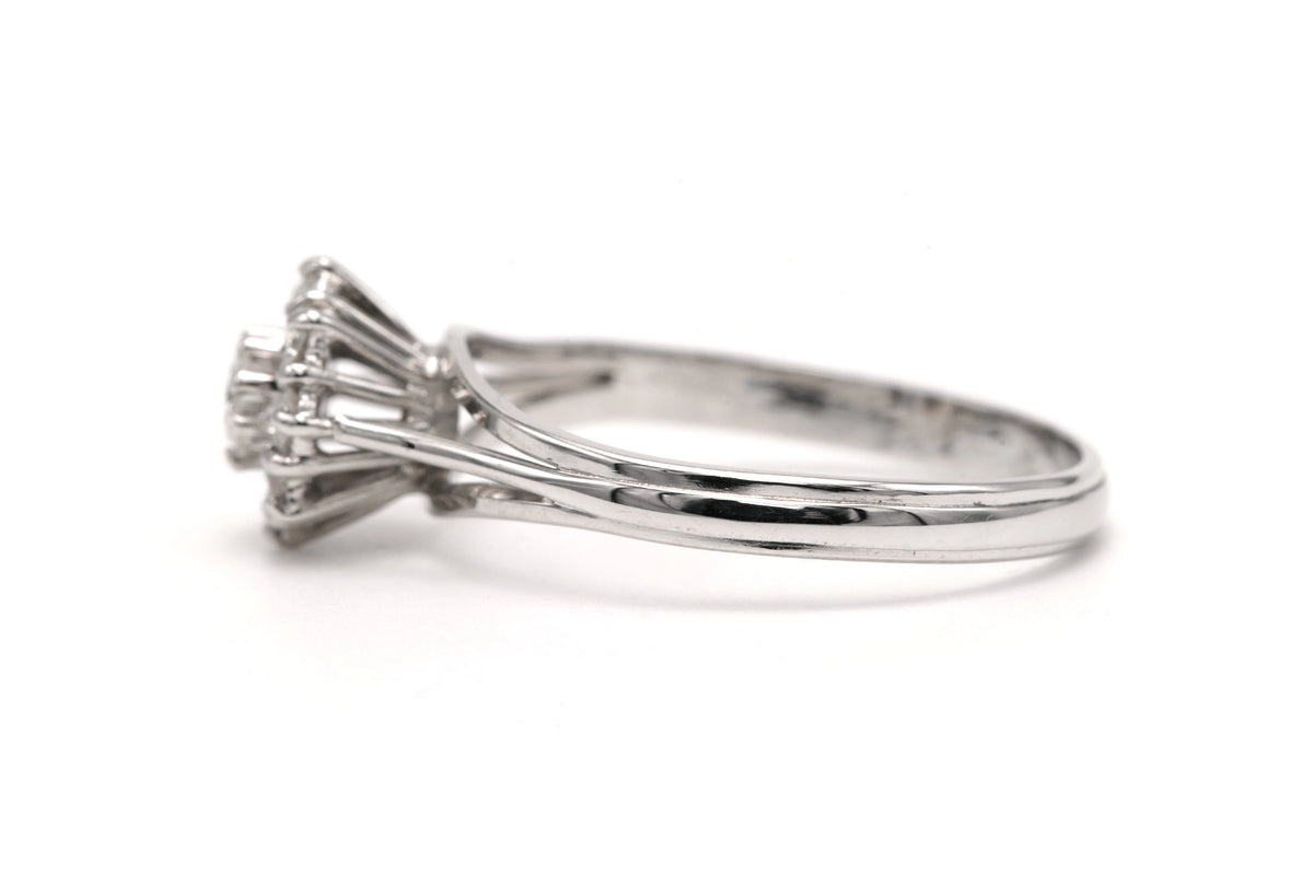 Bague Marguerite en or blanc et diamants