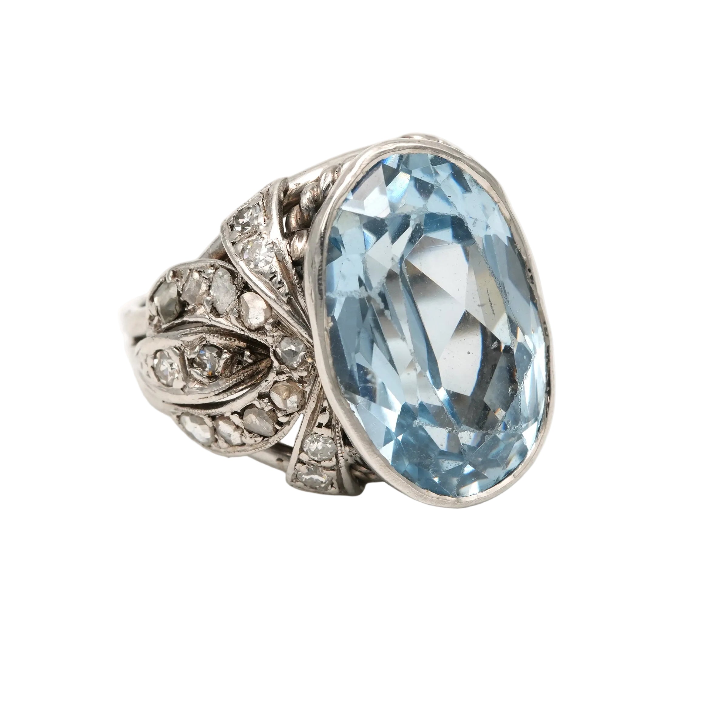 Bague Cocktail en or blanc, platine, spinelle et diamants